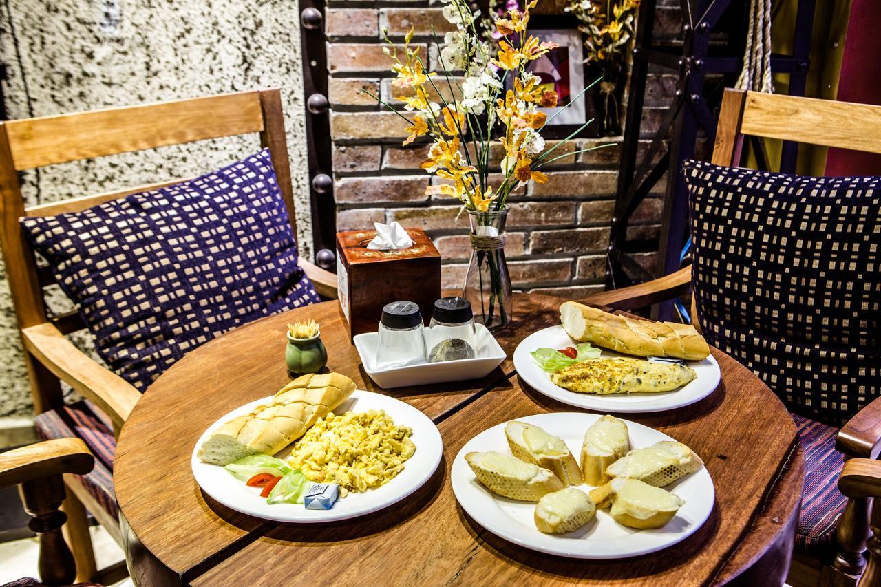 Cheetah Hostel Hanoi Dış mekan fotoğraf